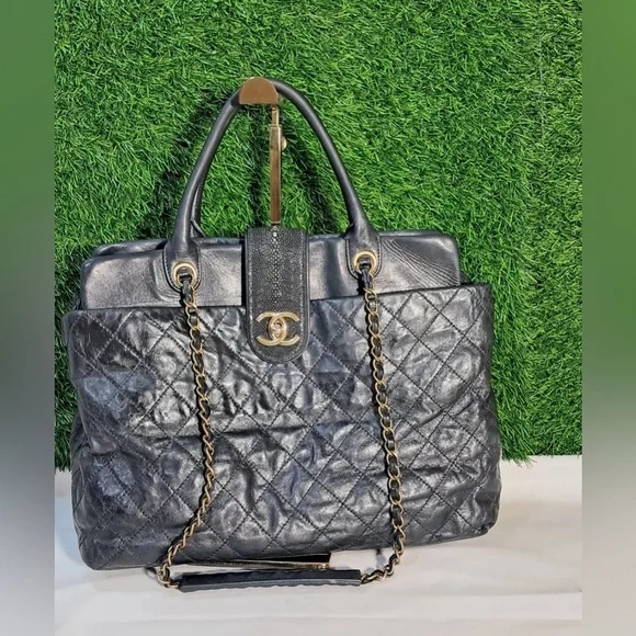 Chanel Stingray Glazed Calfskin Bindi Tote Bag - Picture 12 of 15